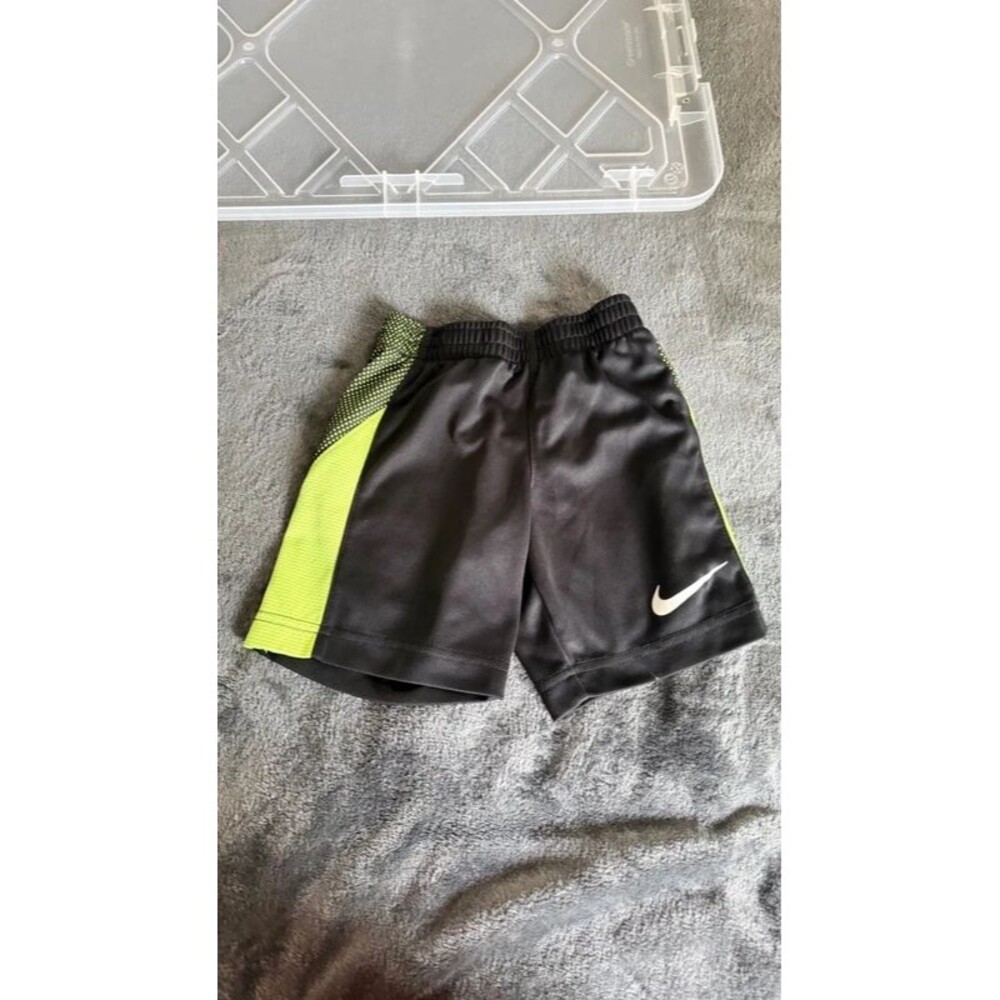 Nike 4t shorts